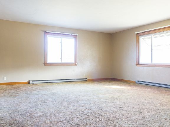 4th image of 356 Lincoln St