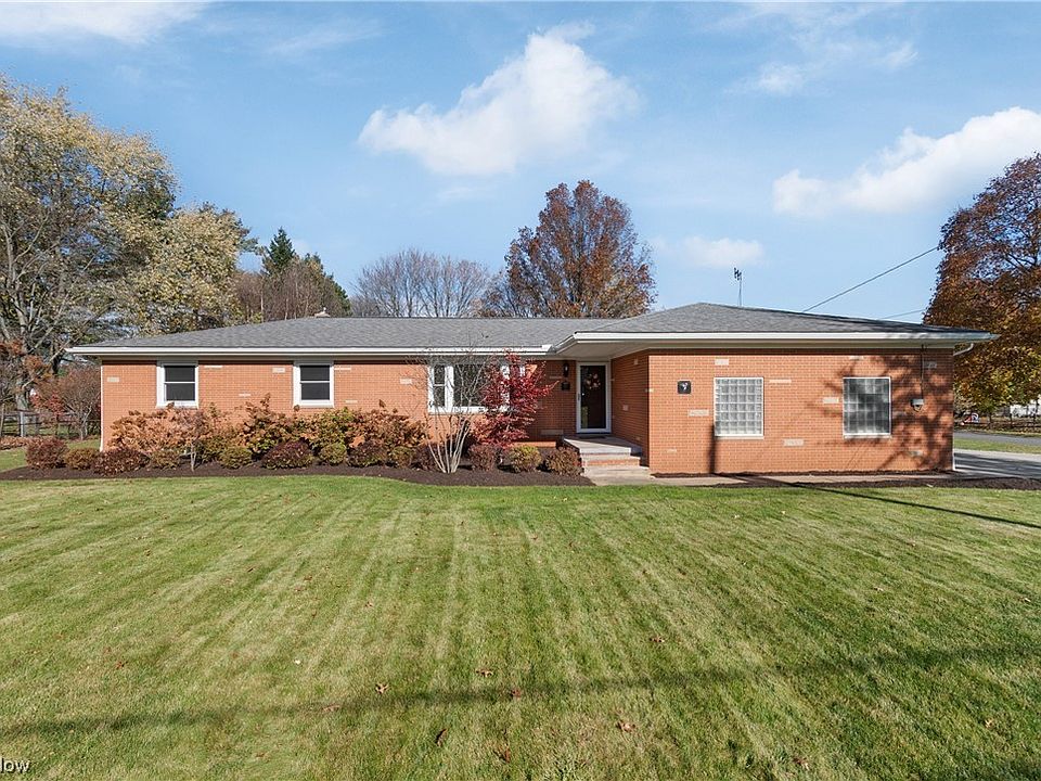 955 Chevelle Dr Akron OH 44319 Zillow