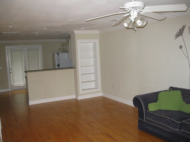 2nd image of 490 Barnett Shoals Rd APT 225