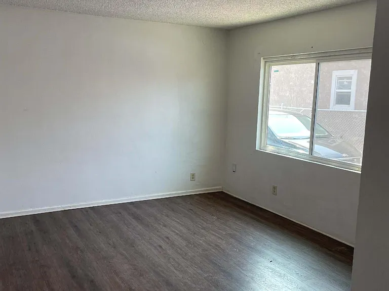 1709 N Largo Ave — Photo 2