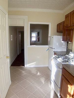 2nd image of 1022 Pacific St #2L