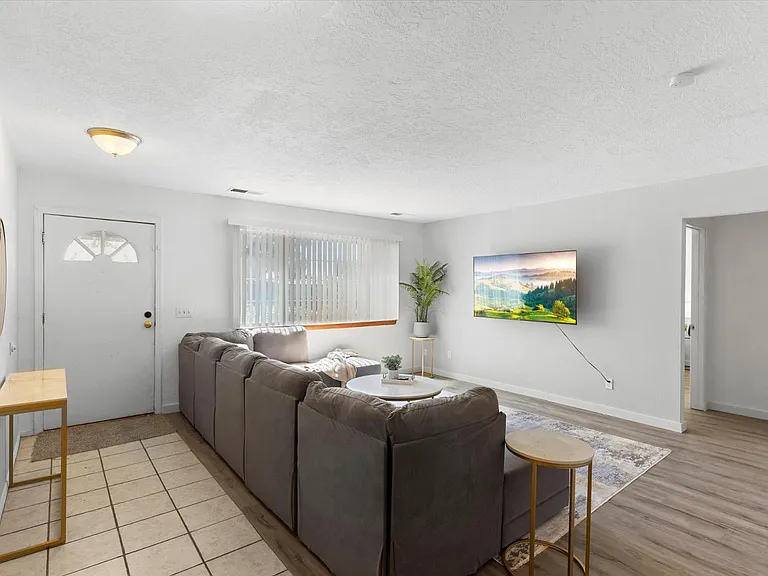 10217 Santa Paula Ave NE — Photo 8