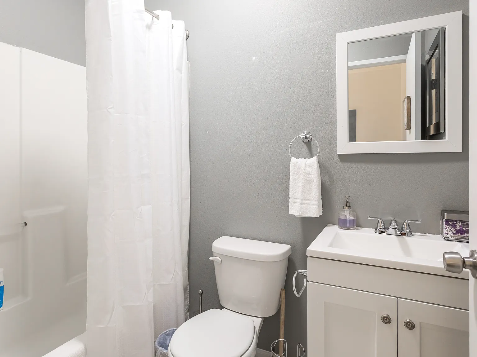 1 bed, 417 sqft, $1,950 — Photo 4