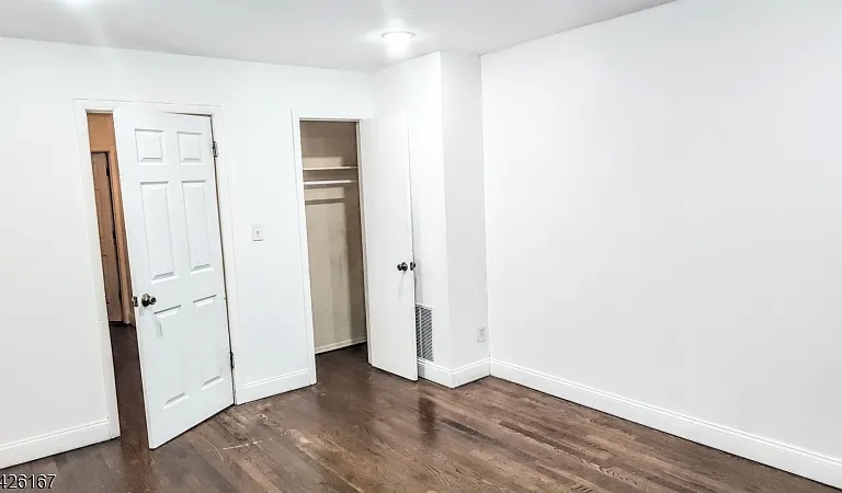 8 Van Nostrand Ave — Photo 10