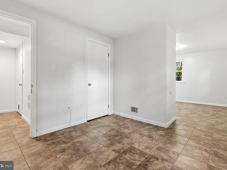 3900 Flagstone Ter — Photo 10