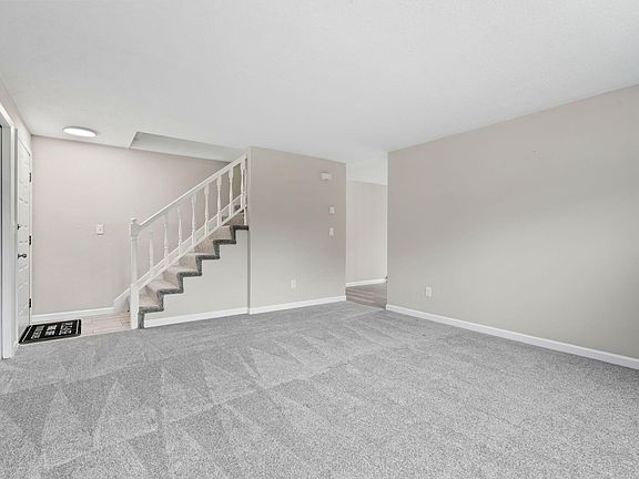 4th image of 6494 Bonner Ct