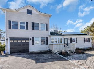 101 Clearwater Dr, Forked River, NJ 08731