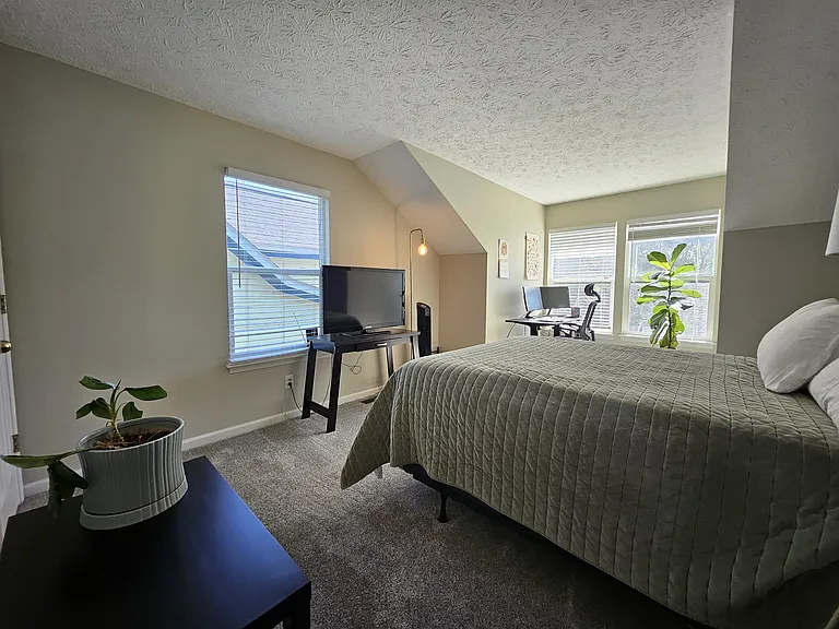 2311 N Alabama St — Photo 20