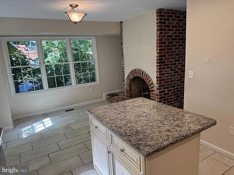 60 Providence Ave — Photo 11