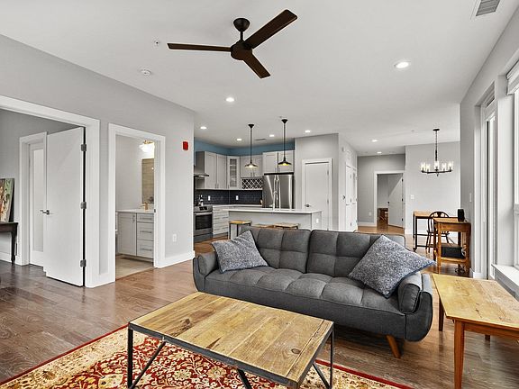 4th image of 515 Churton St #302