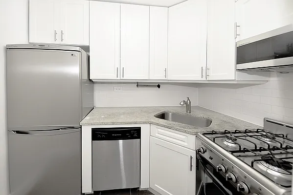 Rented by Buchbinder & Warren | media 23