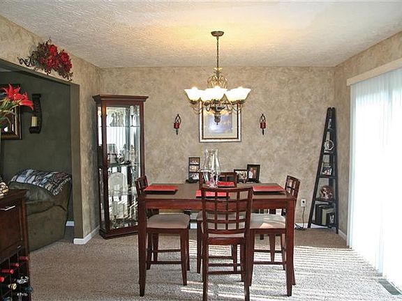 2nd image of 2840 Lauren Meadows Dr