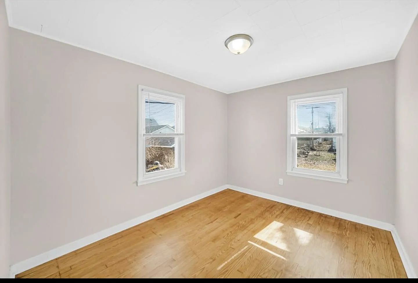 2 bed, 550 sqft, $1,550 — Photo 2