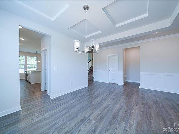 5th image of 1039 Cavalier Ln #Lf21