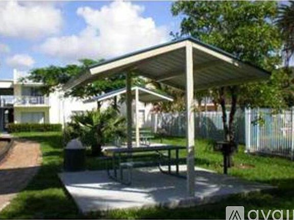 5th image of 431 Executive Center Dr APT 206