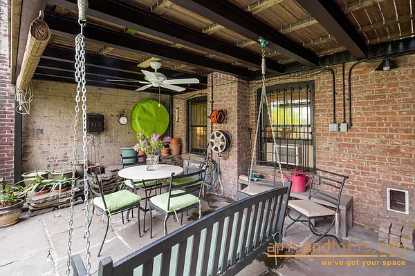 Rented by aptsandlofts.com | media 5