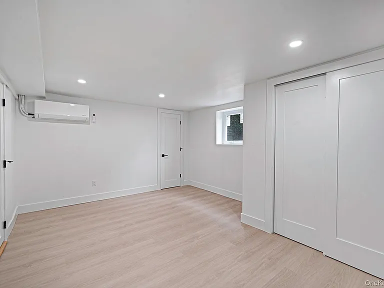 2386 New York Ave #2 — Photo 10