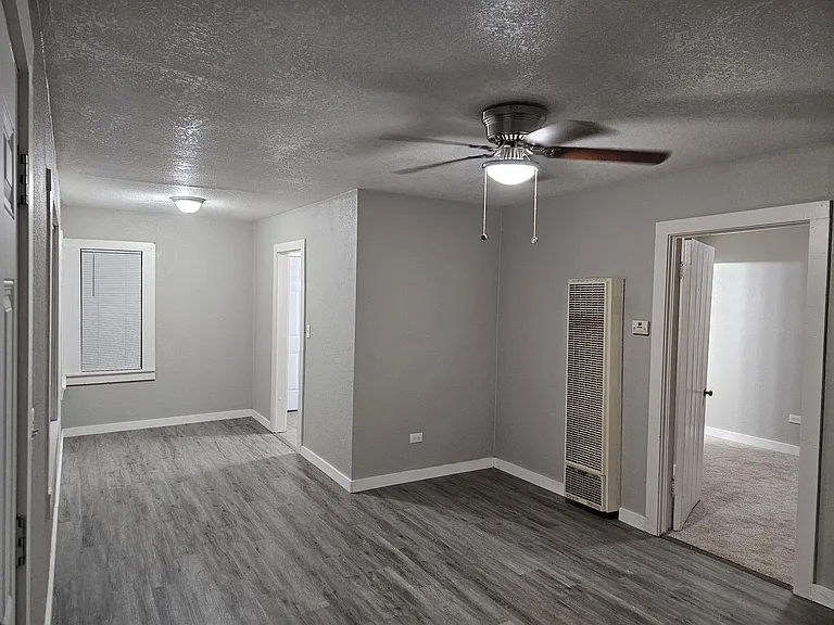 304 Zephyr St — Photo 3