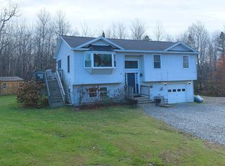 20 Veelewja Way, Dexter, ME 04930