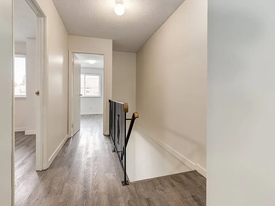 550 Rundlehorn Cir NE