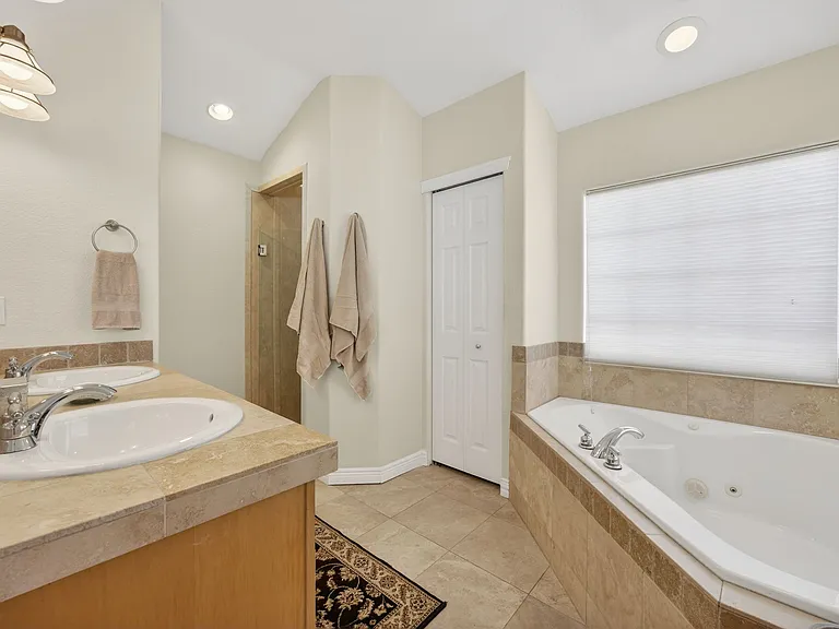 2933 Lawrence St — Photo 12
