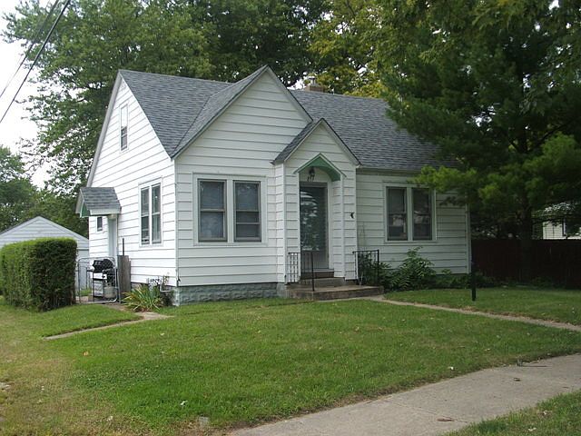 2nd image of 853 N 9th Ave
