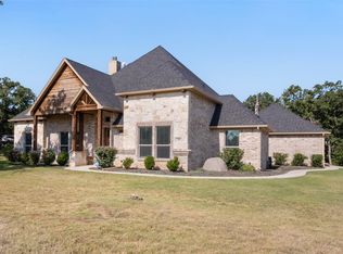 711 Hidden Branch Ln, Azle, TX 76020