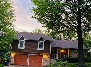 1635 E Timber Ridge Dr, Sedalia, MO 65301