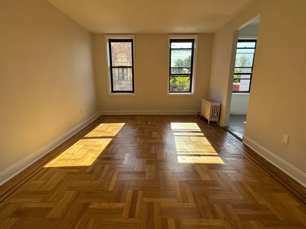 762 Brady Avenue image 5 of 13