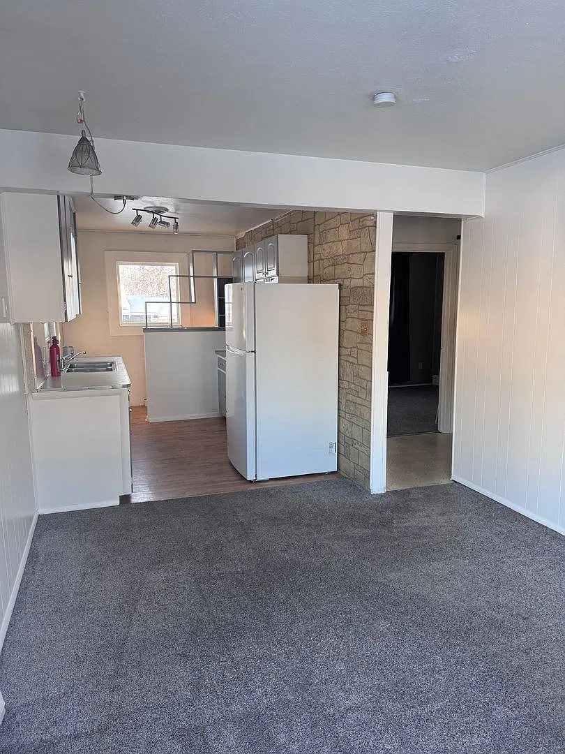 C St 101-KR — Photo 1
