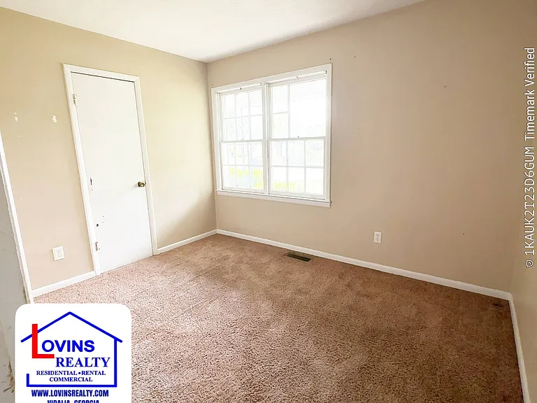 714 Winona St — Photo 4