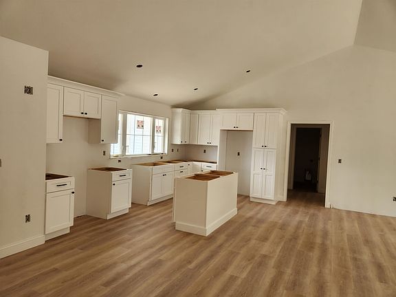 2nd image of 27 RiverView Road