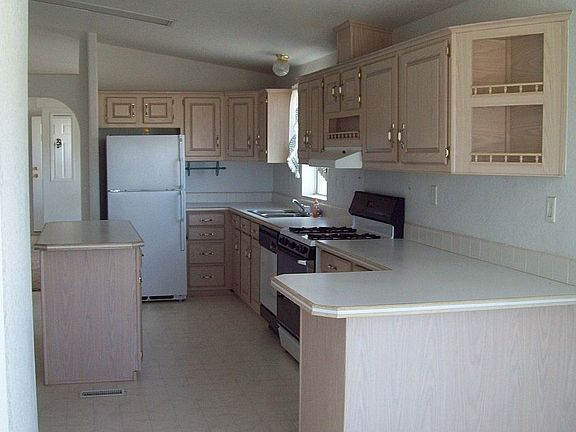 Spacious Kitchen with Island
