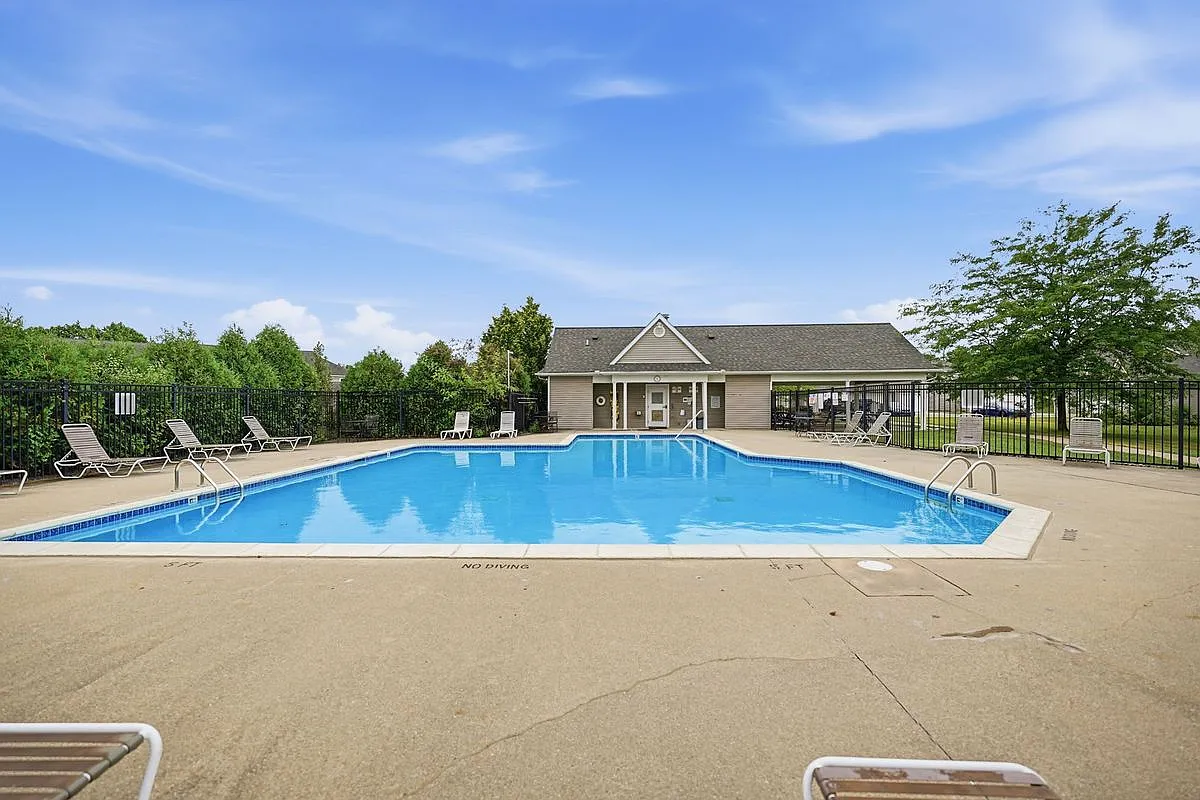 2 bed, 2.0 bath, 1376 sqft, $2,000 — Photo 4