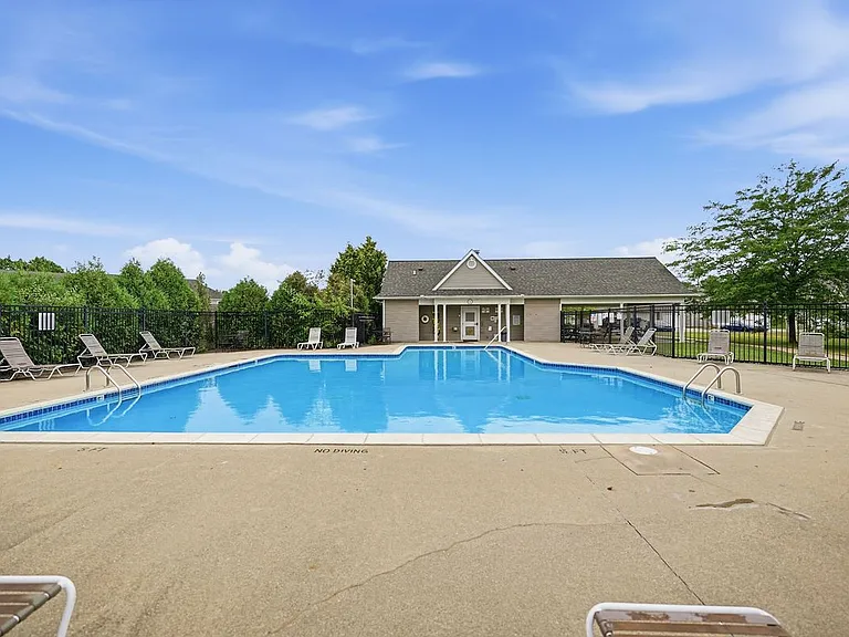 1474 Millbrook Trl — Photo 4