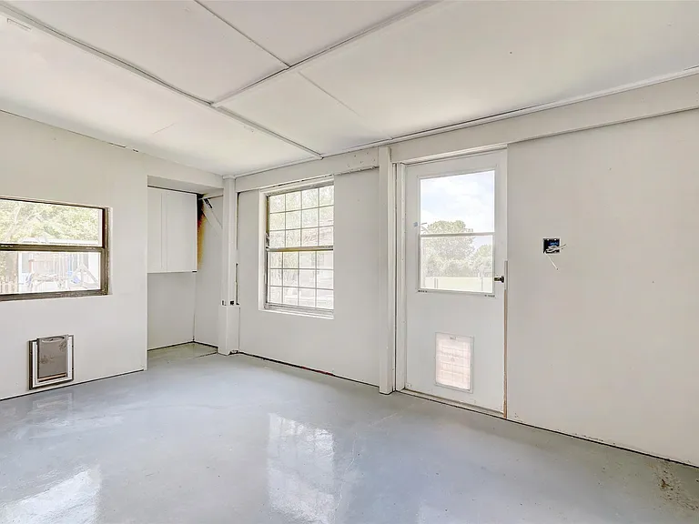 820 Stadium Dr — Photo 25