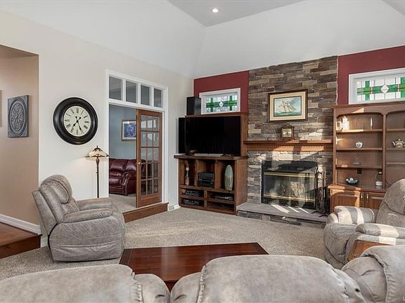 5th image of 8260 Oakway Ln