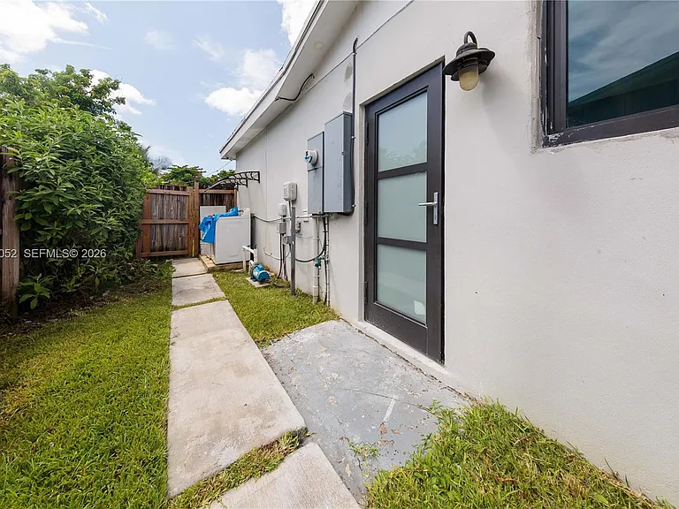19311 Sterling Dr #B — Photo 2