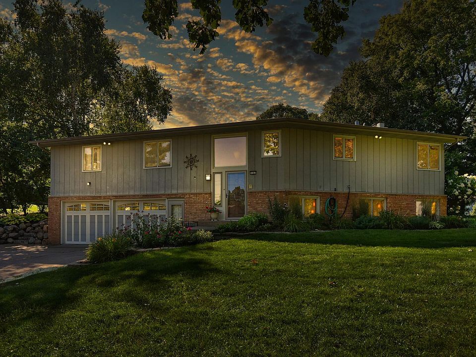 1st image of 3167 Shorewood Dr
