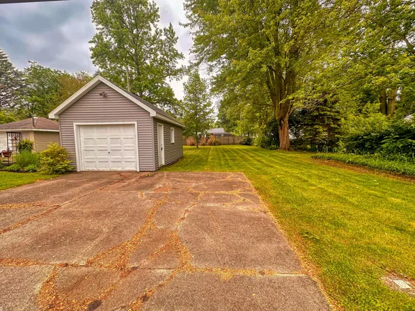 1314 Ferry St, Niles, MI 49120