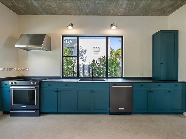 3620 Plaza St — Photo 15