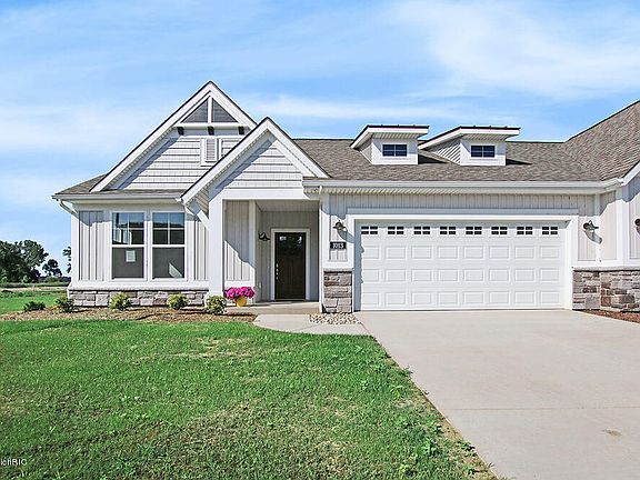 2nd image of 1013 NW South Cove Cir N #7