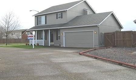 1st image of 687 Oakwood Dr