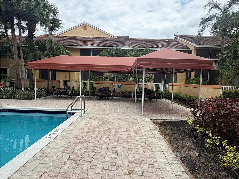 1012 Coral Club Dr #1012 — Photo 22