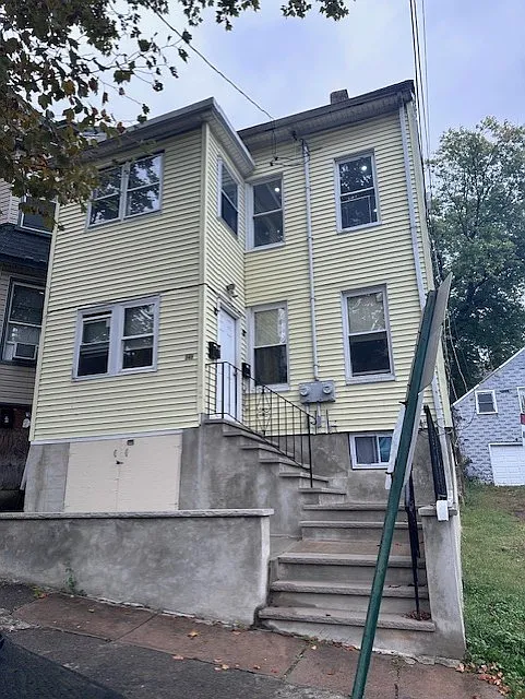 Building Photo - 145 N 2nd St #1