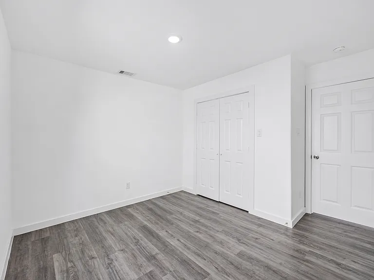 8635 Peachtree St #B — Photo 6