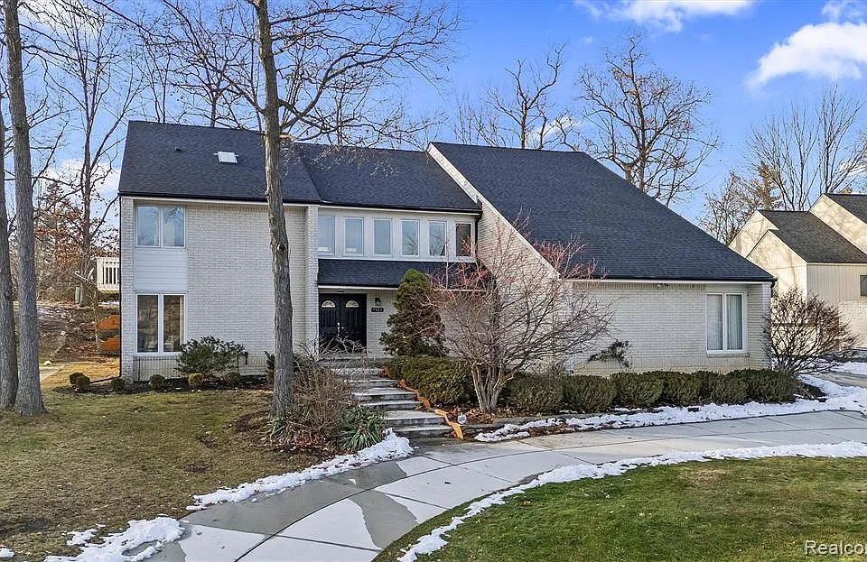 5322 Pond Bluff Dr