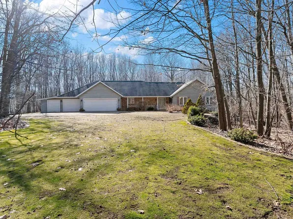 301 Maplewood Ln, Sobieski, WI 54171