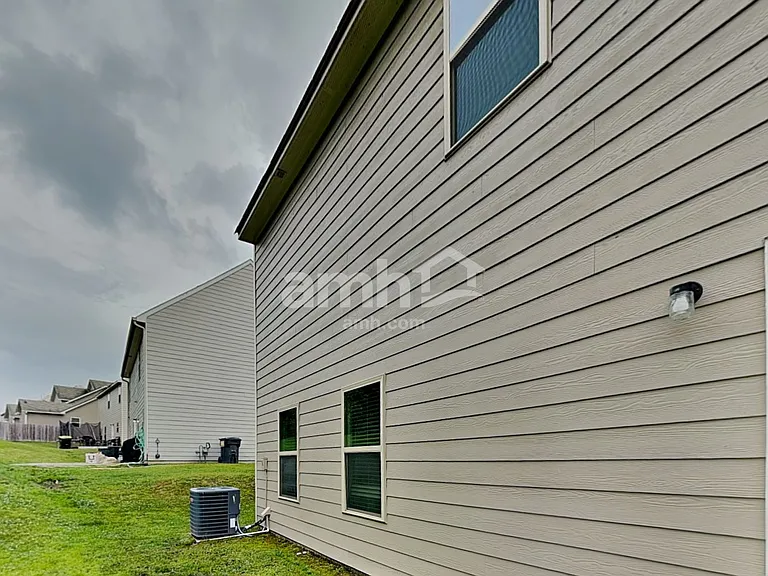 350 Scotland Dr — Photo 17