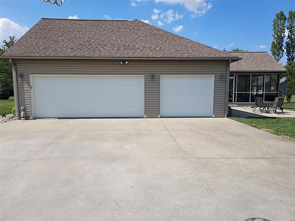 4th image of 1216 N Idler Ln
